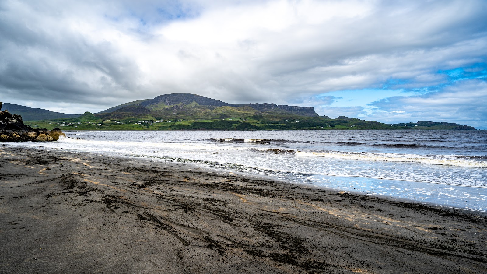 Photo of An Corran Beach surrounded by mountains