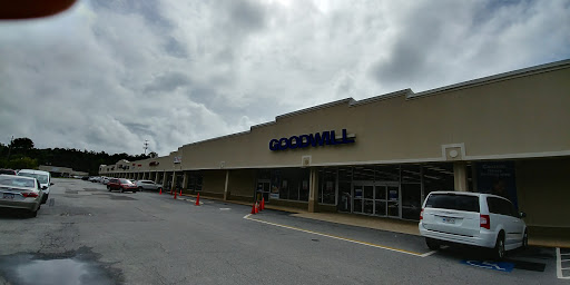 Donations Center «Goodwill of North Georgia: Lilburn Store and Donation Center», reviews and photos