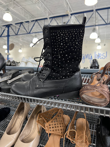 Thrift Store «Goodwill Brandon Superstore», reviews and photos, 1106 E Brandon Blvd, Brandon, FL 33511, USA