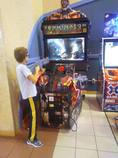 Movie Theater «Regal Cinemas Southland Mall 16», reviews and photos, 20505 S Dixie Hwy, Cutler Bay, FL 33189, USA