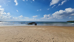 Foto di Runkerry Beach con una superficie del acqua cristallina