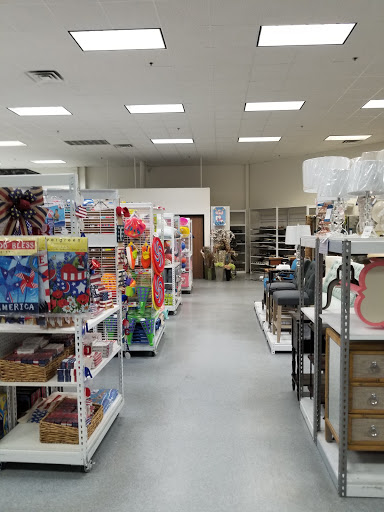 Home Goods Store «Tuesday Morning», reviews and photos, 7440 Laguna Blvd, Elk Grove, CA 95758, USA