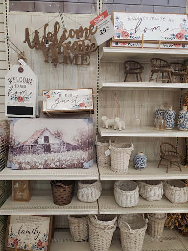 Craft Store «Michaels», reviews and photos, 915 Hartford Turnpike, Waterford, CT 06385, USA