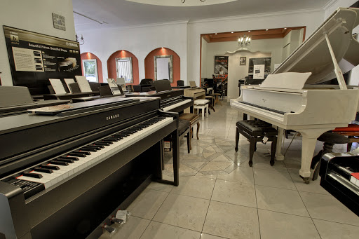 Piano stores Warsaw