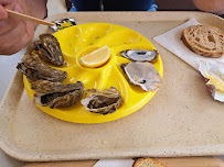 Plats et boissons du Bar-restaurant à huîtres Huitres et moules Jean-Luc Tonneau à Le Vivier-sur-Mer - n°11