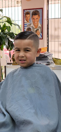 Happy Cut Beauty Salon - Photo 3 - Car repair in Houston, TX, Pasadena