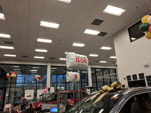 Toyota Dealer «Lynch Toyota of Manchester», reviews and photos, 179 Tolland Turnpike, Manchester, CT 06042, USA