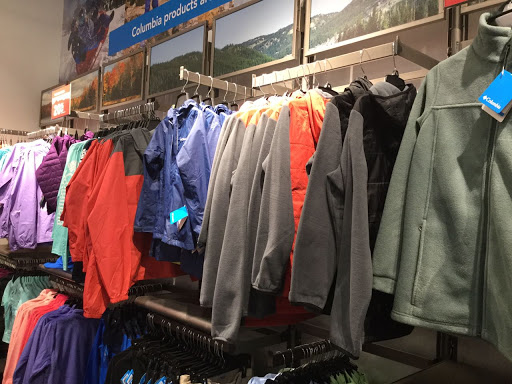 Sportswear Store «Columbia Sportswear Outlet at The Pike Outlets», reviews and photos, 35 Bay St, Long Beach, CA 90802, USA