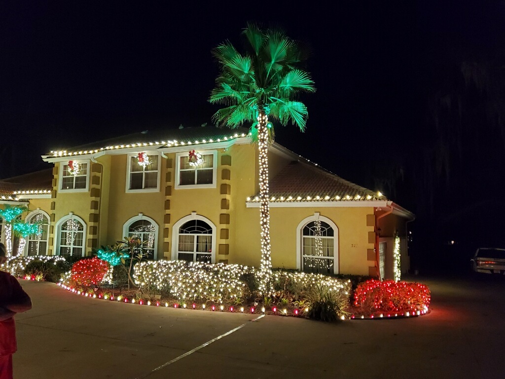 We Hang Christmas Lights Orlando