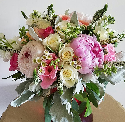 Florist «Artistic East Orlando Florist», reviews and photos, 9906 E Colonial Dr, Orlando, FL 32817, USA