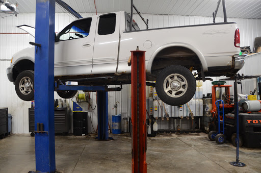 Auto Repair Shop «Maxwell Auto, LLC», reviews and photos, 3527 Dolphin Dr SE a, Iowa City, IA 52240, USA