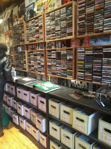 Record store Warren
