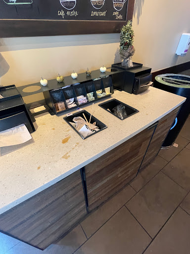 Coffee Shop «Starbucks», reviews and photos, 13104 CA-33, Gustine, CA 95322, USA