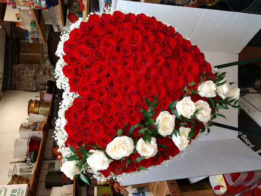 Florist «Lollipops & Roses Florist», reviews and photos, 450 Salem St, Medford, MA 02155, USA