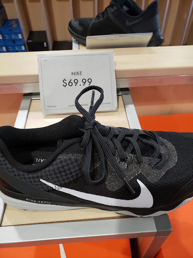 Shoe Store «DSW Designer Shoe Warehouse», reviews and photos, 3638 Welsh Rd, Willow Grove, PA 19090, USA