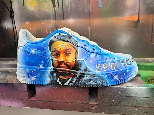 Airbrushing Service «Midwest Ink Airbrushing & Custom T-shirt Screen Print Shop», reviews and photos, 4733 S Ashland Ave, Chicago, IL 60609, USA