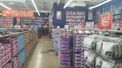 Shoe Store «SKECHERS Factory Outlet», reviews and photos, 15251 Beach Blvd, Westminster, CA 92683, USA