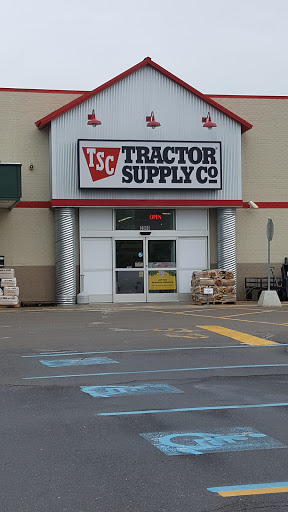Home Improvement Store «Tractor Supply Co.», reviews and photos, 3000 Van Horn Rd, Trenton, MI 48183, USA
