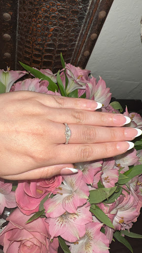 Gilroy Nails image