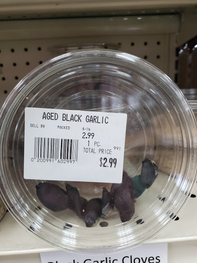 Grocery Store «Sahara Mart», reviews and photos, 106 E 2nd St, Bloomington, IN 47401, USA