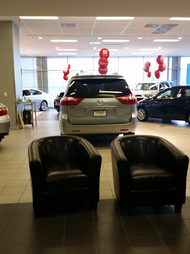 Toyota Dealer «St Charles Toyota», reviews and photos, 2651 E Main St, St Charles, IL 60174, USA