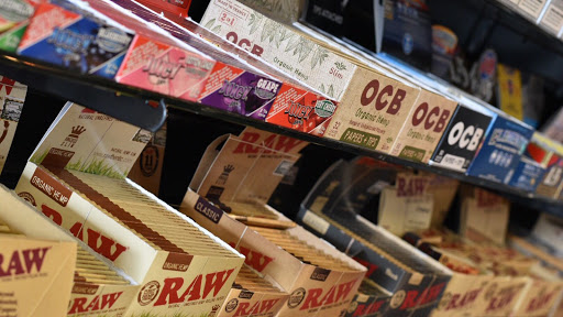 Tobacco Shop «Kazzaz Smoke Shop», reviews and photos, 6355 W Montrose Ave, Chicago, IL 60634, USA