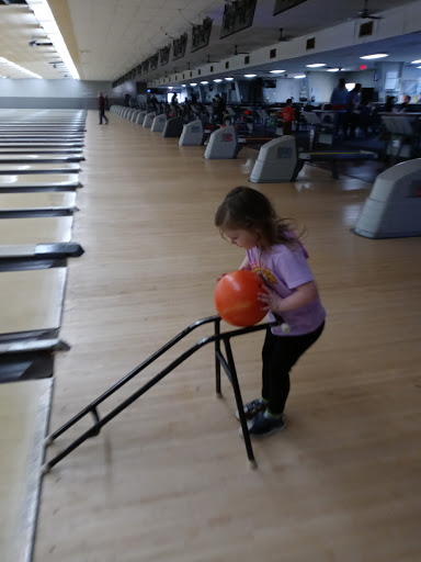 Bowling Supply Shop «Lodge Lanes», reviews and photos, 46255 S Interstate 94 Service Dr, Belleville, MI 48111, USA