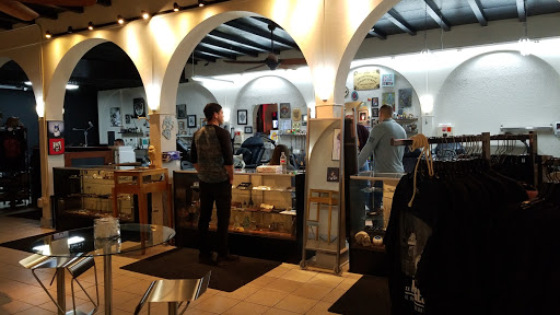 Tattoo Shop «Royal Flesh Tattoo and Piercing», reviews and photos, 4005 N Broadway St, Chicago, IL 60613, USA