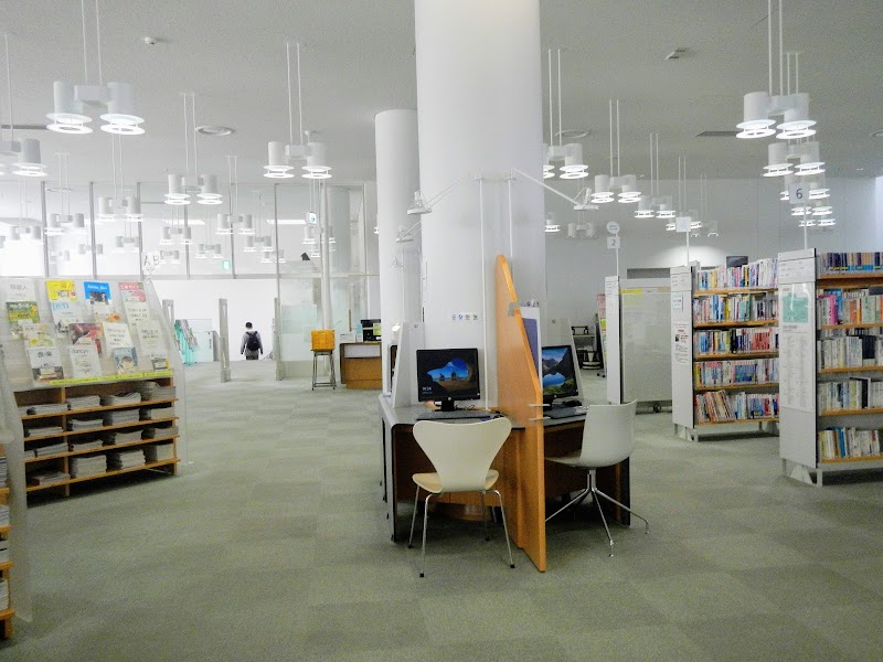 あきる野市 中央図書館