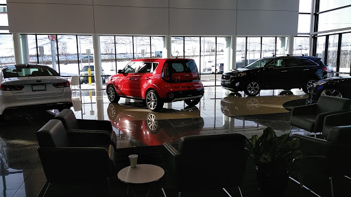 Car Dealer «Summit Place Kia», reviews and photos, 2200 Elizabeth Lake Rd, Waterford Twp, MI 48328, USA