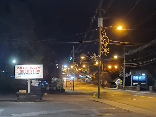 Liquor Store «Parkway Liquor Store», reviews and photos, 288 Parkway, Gatlinburg, TN 37738, USA