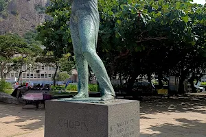 Estátua de Frédéric Chopin image