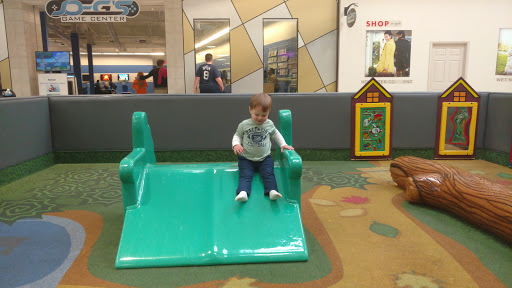 Shopping Mall «Lakeside Mall», reviews and photos, 14000 Lakeside Cir, Sterling Heights, MI 48313, USA