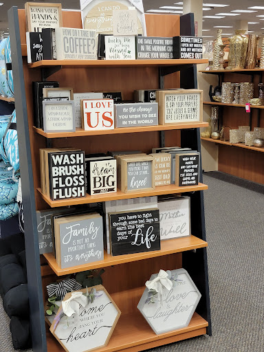 Clothing Store «Burlington Coat Factory», reviews and photos, 4801 McKnight Rd #42, Pittsburgh, PA 15237, USA