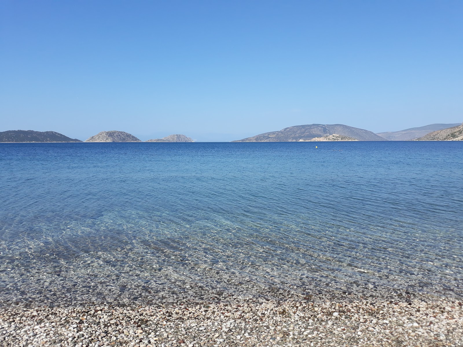Fotografie cu Agios Nikolaos beach și peisajul său frumos