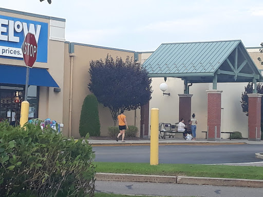 Shopping Mall «Lincoln Mall», reviews and photos, 622 George Washington Hwy, Lincoln, RI 02865, USA