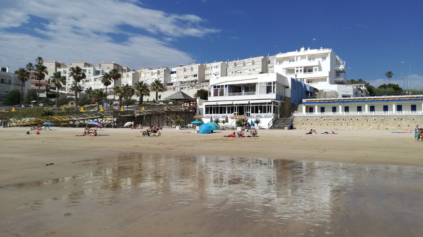 Foto de Playa de Fuentebravia e o assentamento