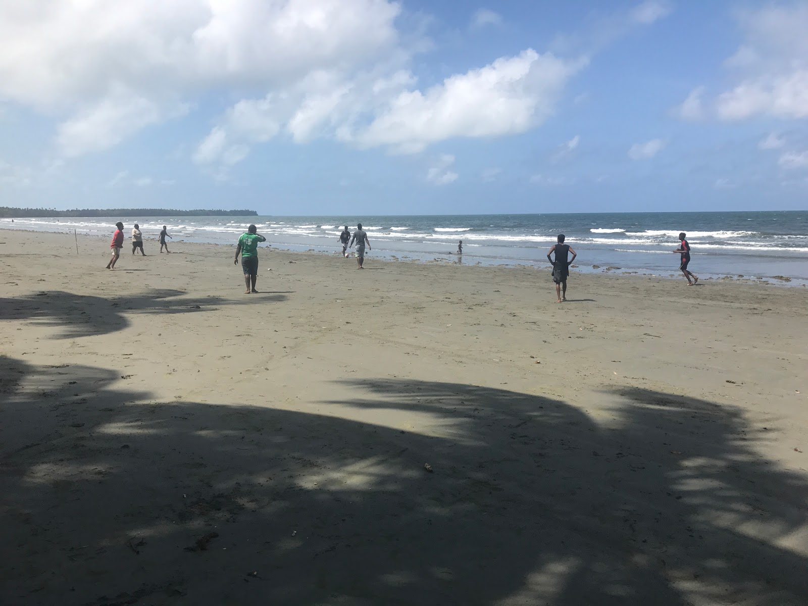 Foto von Kiuva Beach mit geräumiger strand