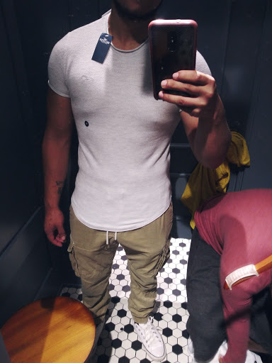 Clothing Store «Hollister Co.», reviews and photos, 9777 SW Washington Square Rd, Tigard, OR 97223, USA