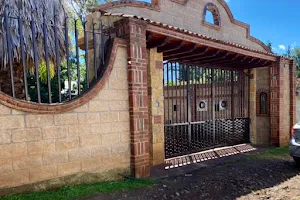 Casa de los Arcos, Valle de Bravo image