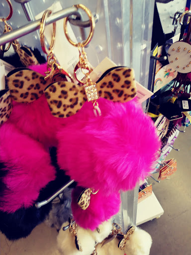 Variety Store «Five Below», reviews and photos, 14635 W 119th St, Olathe, KS 66062, USA