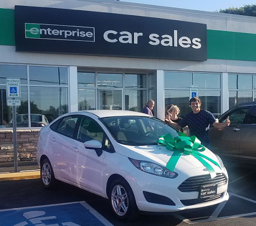 Used Car Dealer «Enterprise Car Sales», reviews and photos, 3717 Veterans Memorial Pkwy, St Charles, MO 63303, USA