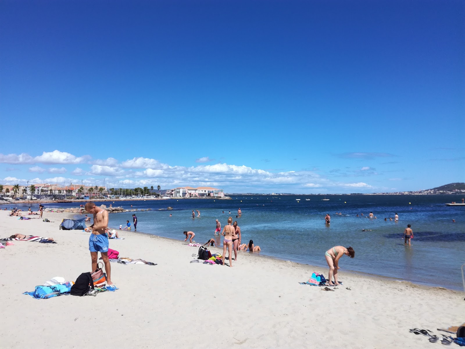 Plage rive Droite'in fotoğrafı imkanlar alanı