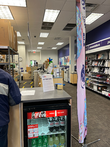Print Shop «FedEx Office Print & Ship Center», reviews and photos, 425 E Pleasant Run Rd #275, Cedar Hill, TX 75104, USA