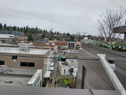 Clothing Store «H&M», reviews and photos, 2604 NE University Village St, Seattle, WA 98105, USA