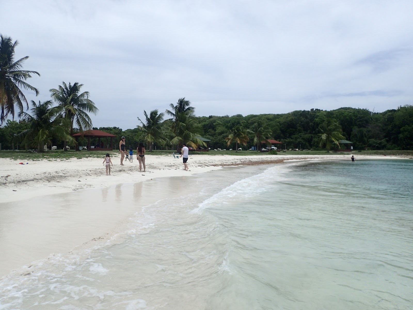 Foto von Playa Sun Bay - beliebter Ort unter Entspannungskennern