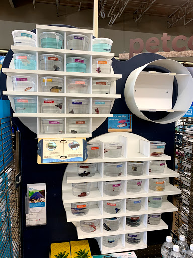 Pet Supply Store «Petco Animal Supplies», reviews and photos, 7901 Lansdowne Ave #1009a, Upper Darby, PA 19082, USA