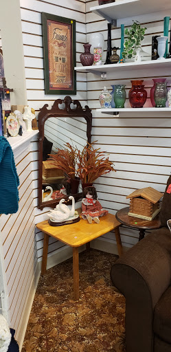 Thrift Store «Hand to Hand Thrift Store», reviews and photos, 785 Terryville Ave, Bristol, CT 06010, USA