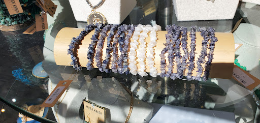 Jewelry Store «Knock Knock Boutique», reviews and photos, 110 W Chocolate Ave, Hershey, PA 17033, USA