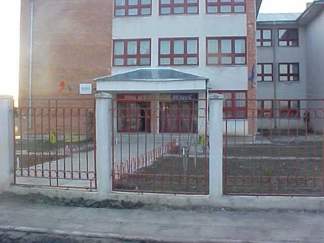 Şcoala Gimnazialã Grigore Dimitrie Ghica Peretu - Școală